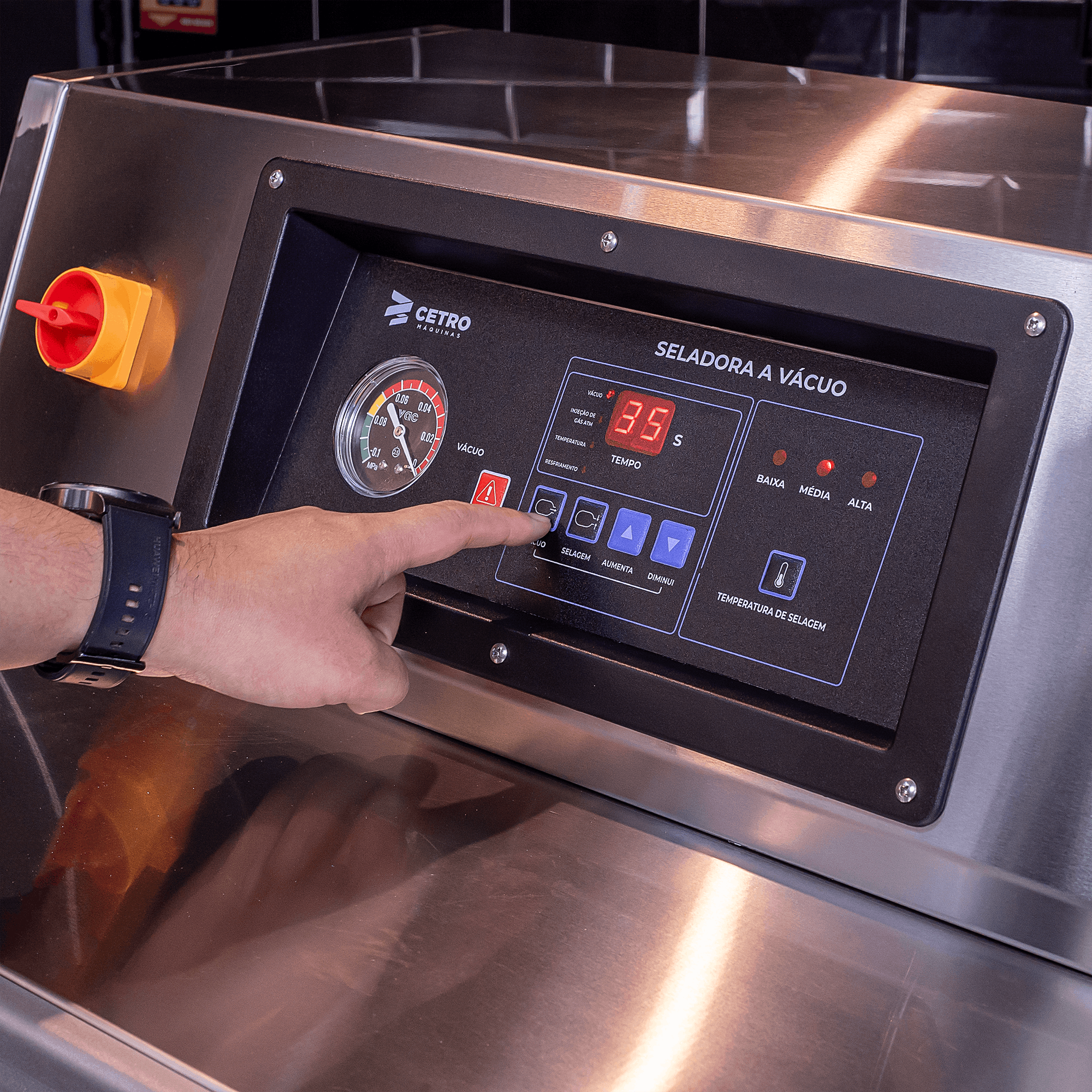seladora-a-vacuo-vertical-de-plataforma-ccvs-600-v-ss